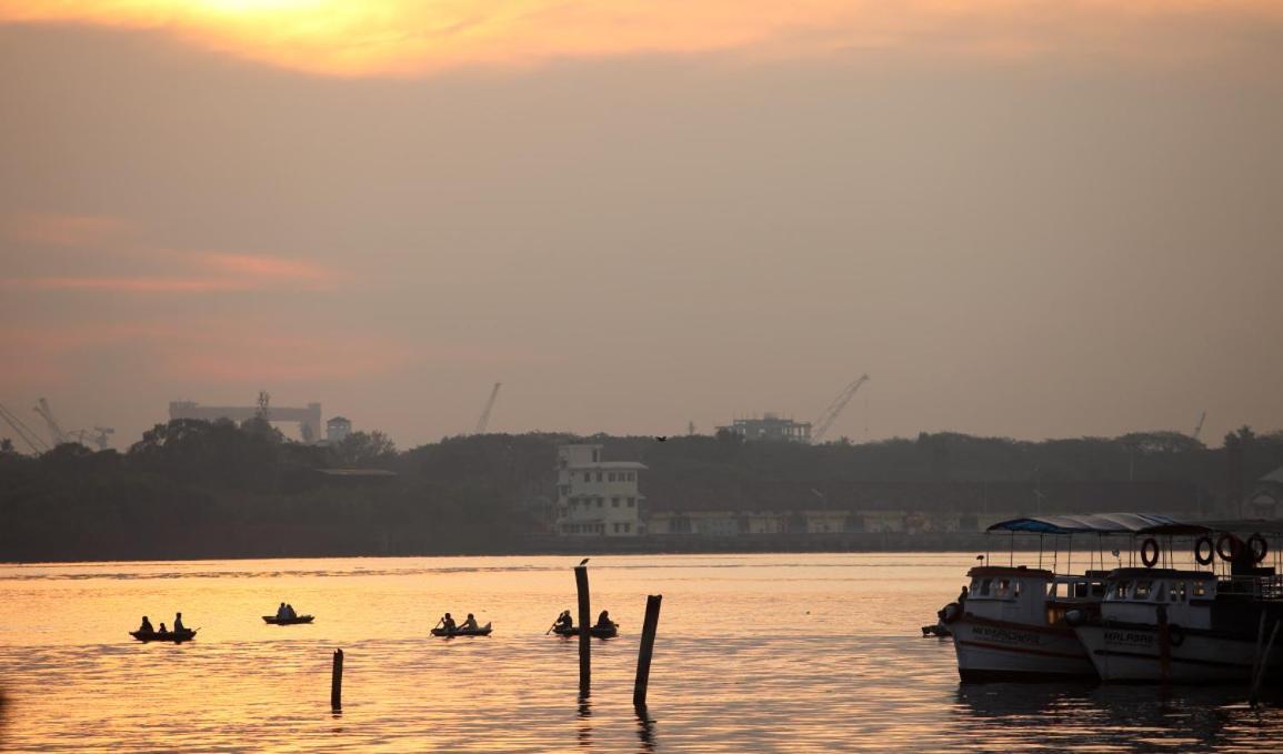 Bloom Boutique Waterfront Fort Kochi Exterior foto